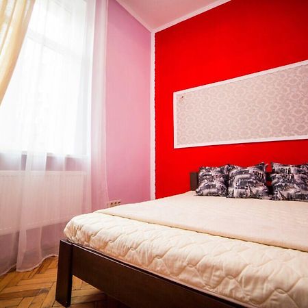 Apartment On Teatralna 7 Lviv Exteriör bild