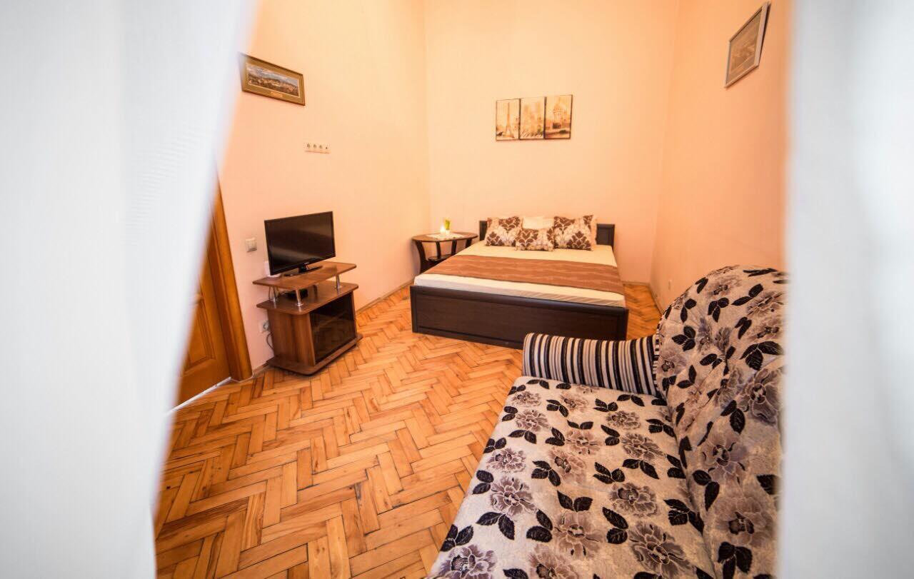 Apartment On Teatralna 7 Lviv Exteriör bild